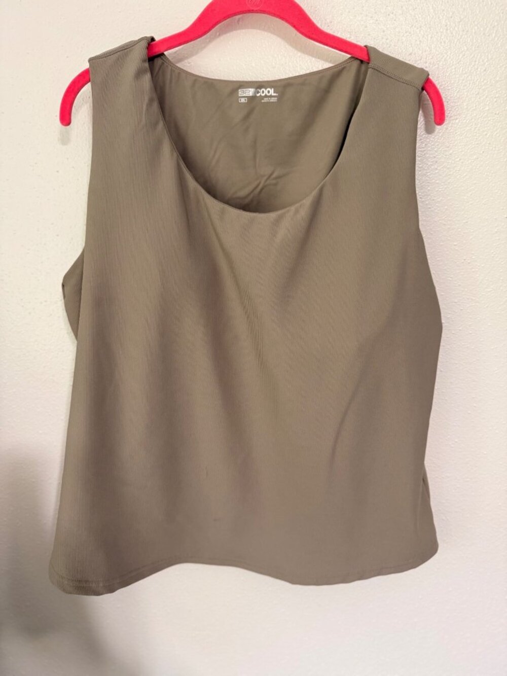 32 Degrees Cool Ribbed Tank Top Built in Bra Taupe Brown Womans XXL